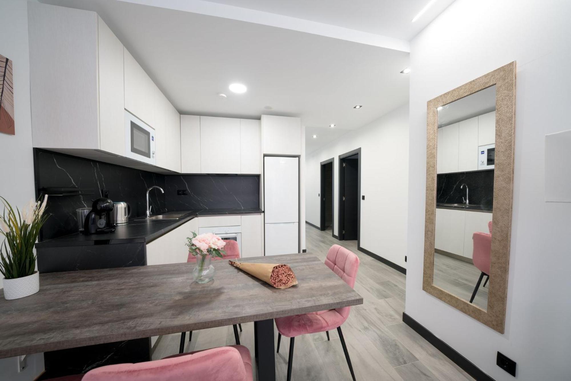Apartamentos Go La Circular-Parking Gratuito バリャドリド エクステリア 写真
