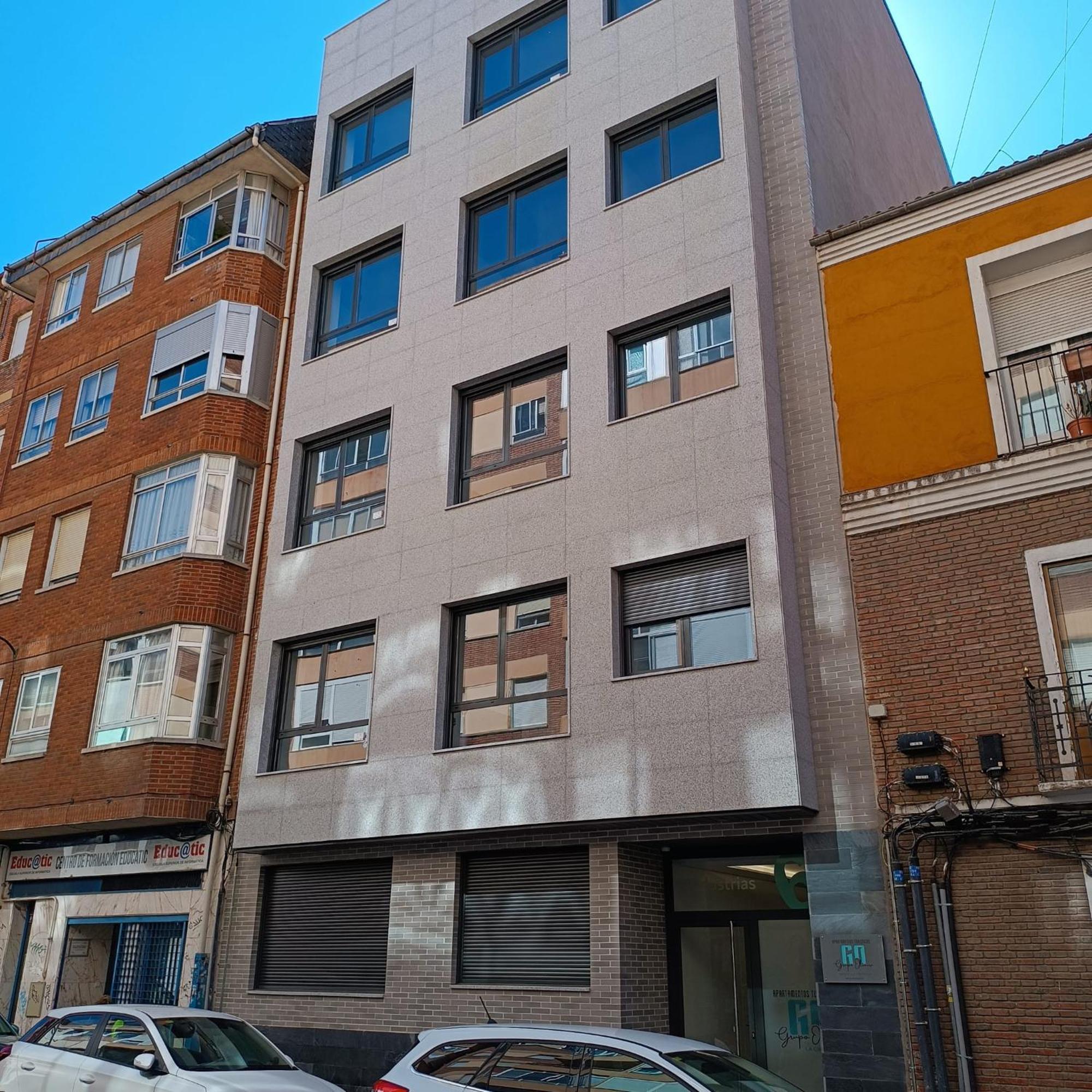 Apartamentos Go La Circular-Parking Gratuito バリャドリド エクステリア 写真